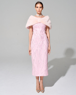 Корсетное платье с вышивкой ручной работы и меховой отделкой