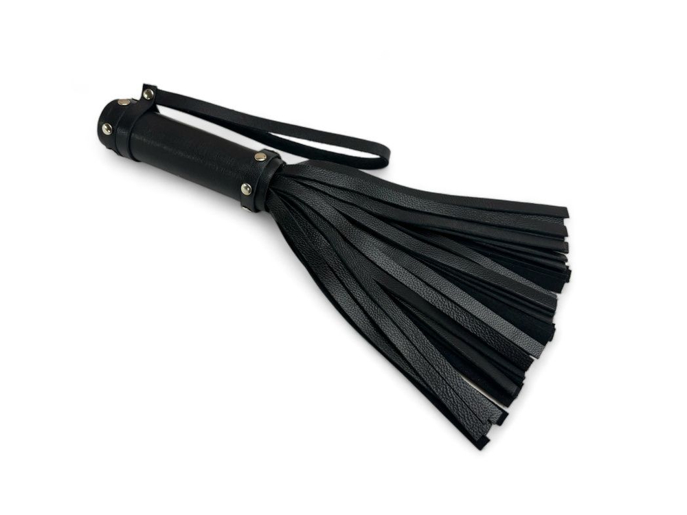Черная генитальная мини-плеть Queen Arsenal - 26 см. (Цвет: черный)