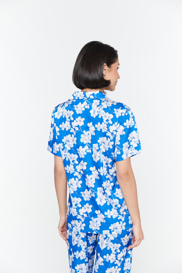 Шелковая блуза с цветами