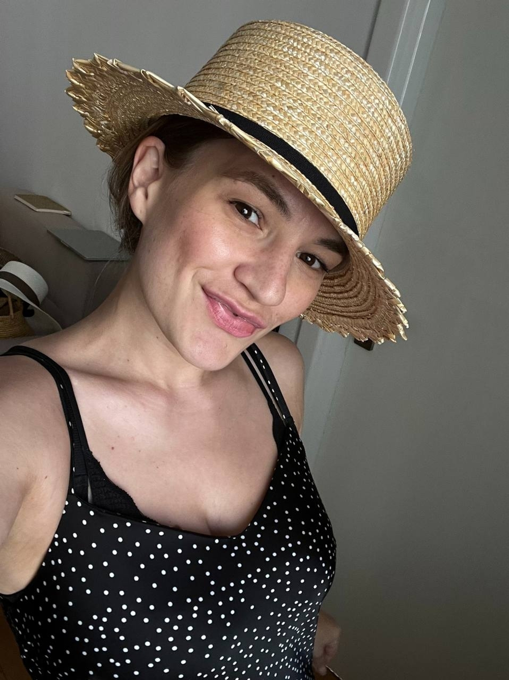 Канотье с тонкой черной лентой