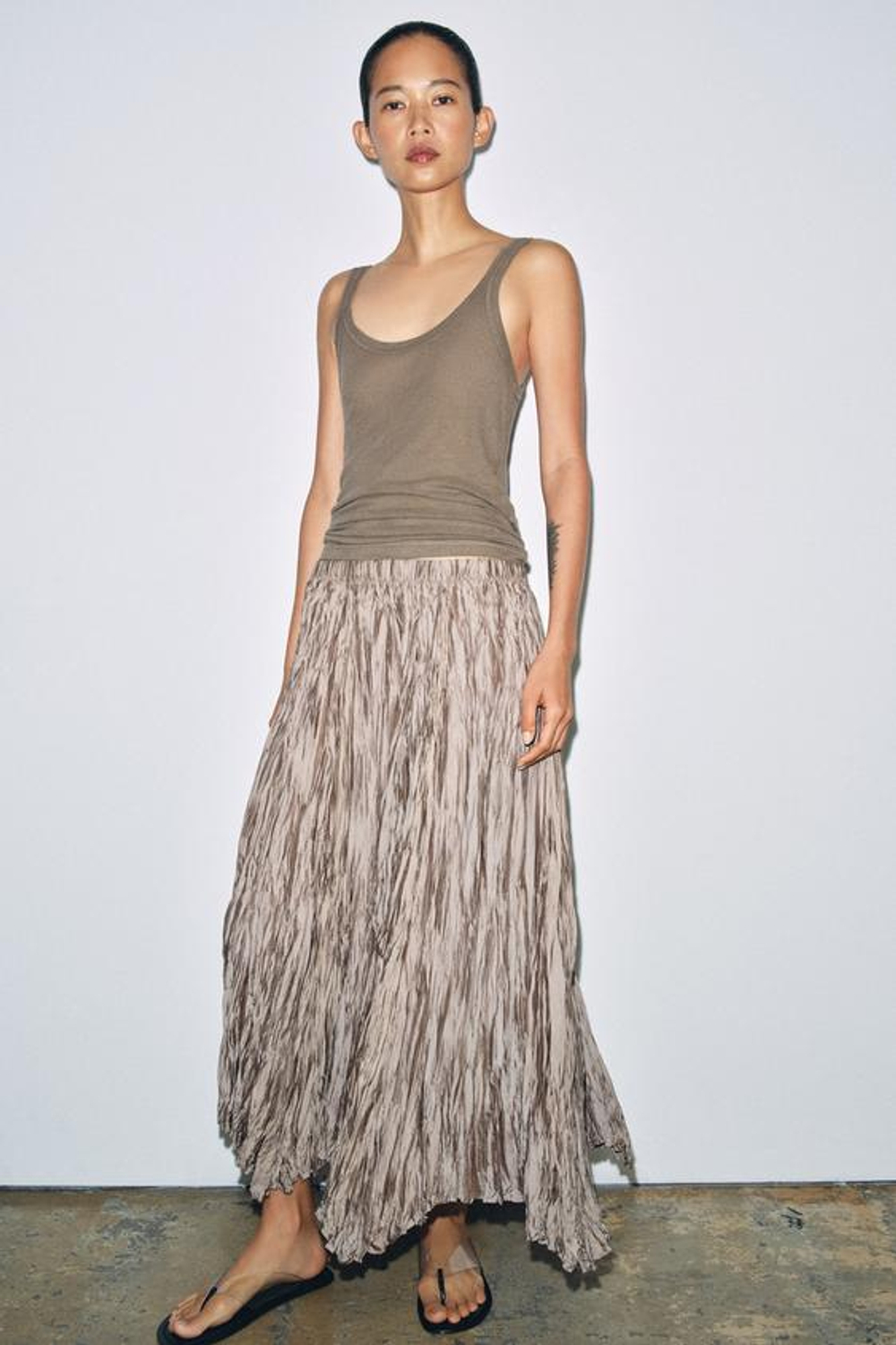 ZARA ДЛИННАЯ ПЛИССИРОВАННАЯ ЮБКА — ZW COLLECTION, БЕЖЕВЫЙ