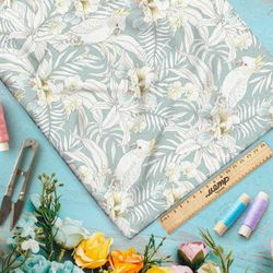 Ткань шелк Армани попугай в листьях белые