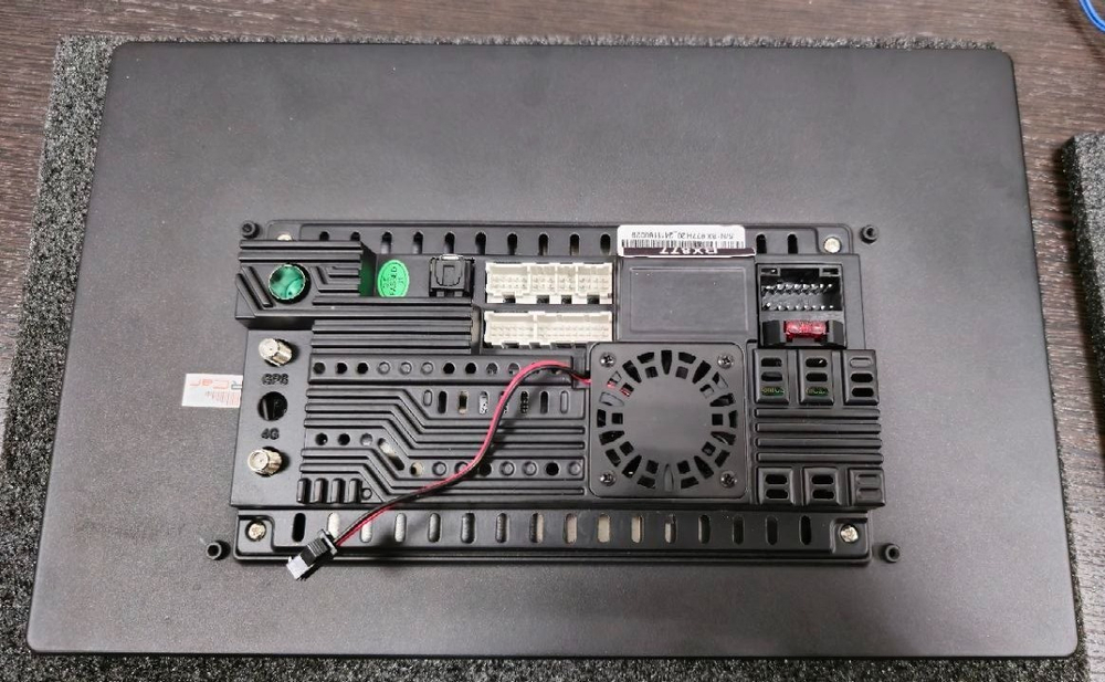 Магнитола для Honda Stepwgn 4 2009-2015 (правый руль) - FarCar BX877 монитор 13" 2K QLED на Android 13, TS10, 6+128, CarPlay, 4G SIM-слот