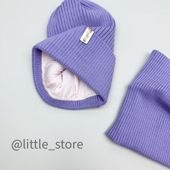 Шапка со снудом, Лила