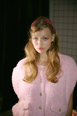 Вуаль розовая с камнями