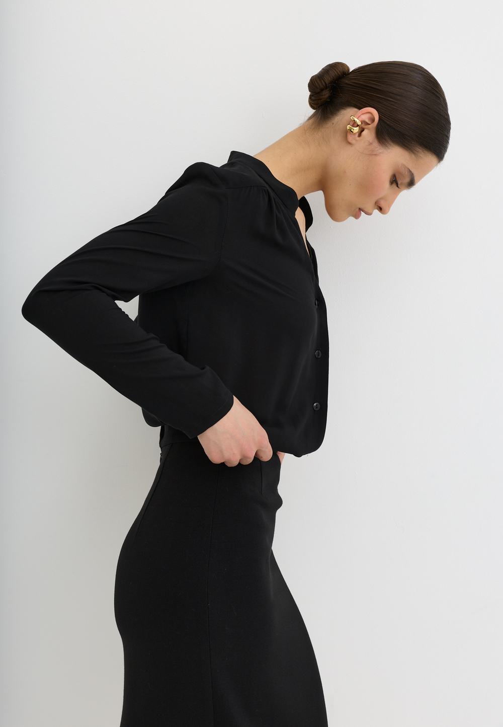 Блуза из вискозы, черная