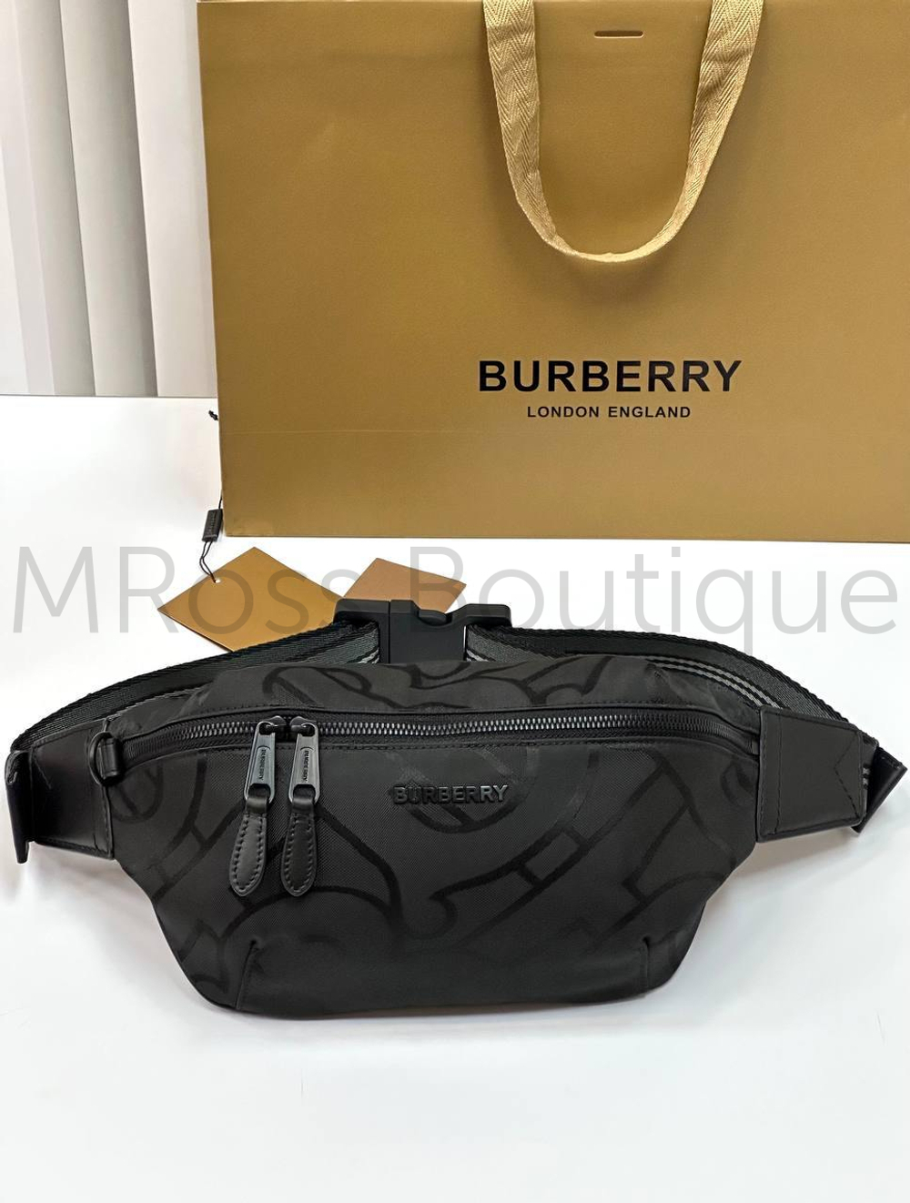 Сумка на пояс Burberry с узором