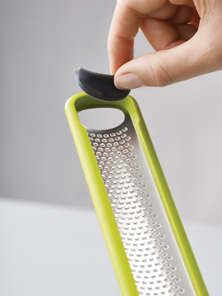 Терка для цедры с очистителем лезвия handi-zest, зеленая