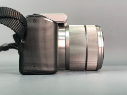 Sony Nex-5 + 18-55 (+вспышка) коцки по корпусу