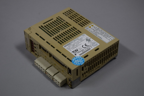 Б/у YASKAWA SGDM-02ADA