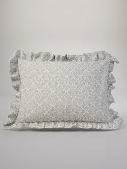 Декоративная наволочка с рюшами, оборками "Классика" 40х60 см, 1 шт, без молнии