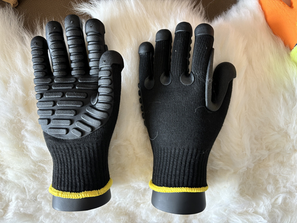 Перчатки 10G полиэстер +Спандекс, черный TPE, антивибрация