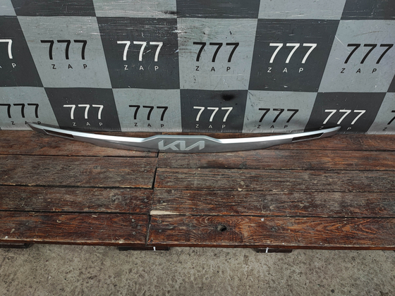 Молдинг накладка крышки багажника Kia Seltos 19-нв Б/У Оригинал 87311Q5400
