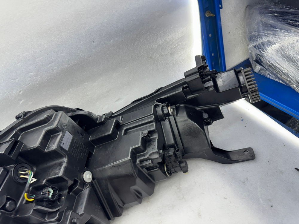 LED передняя фара (левая/правая) на Dongfeng Venucia D60/D60 Plus (Первая комплектация)