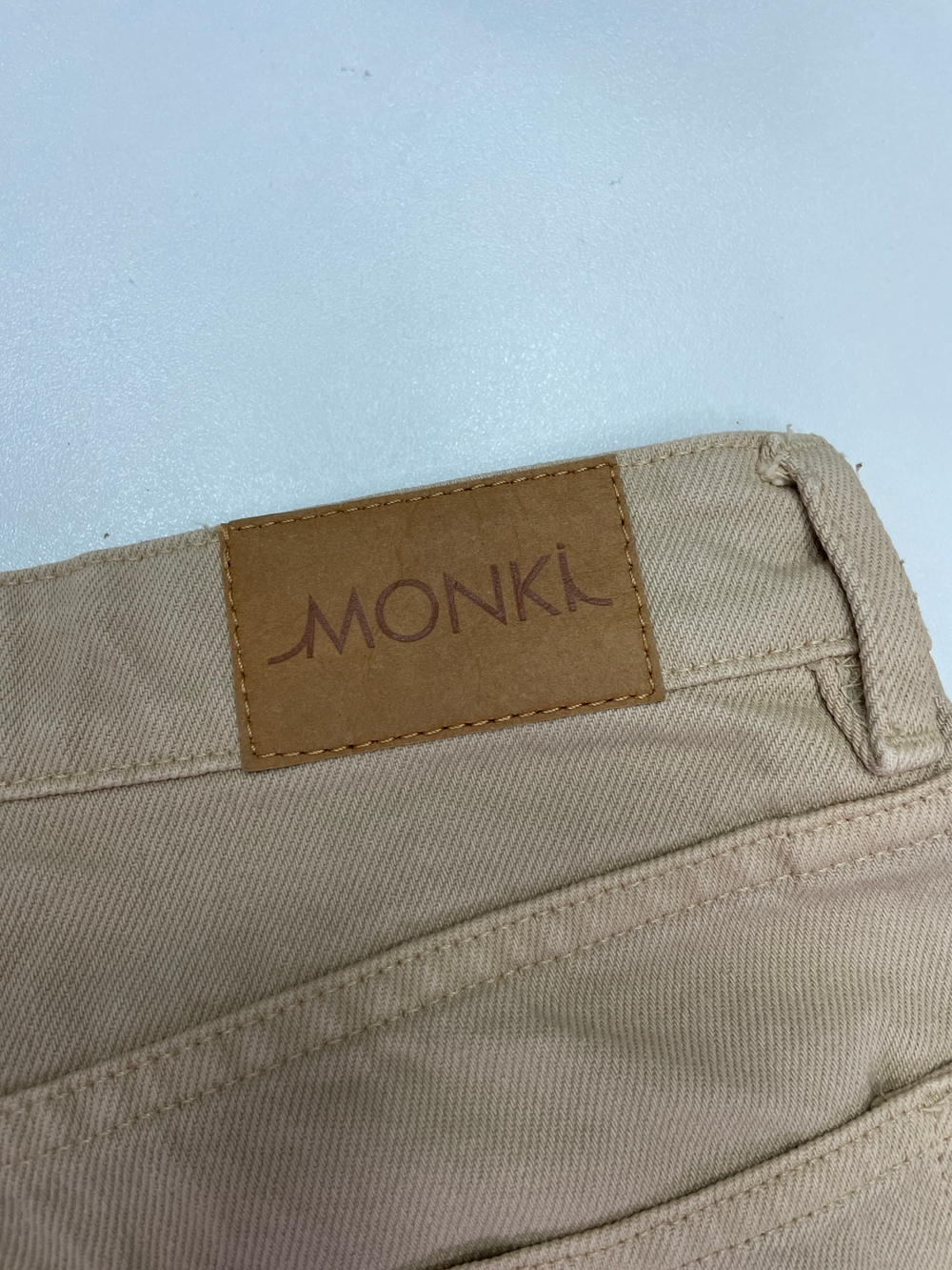 Джинсы Monki