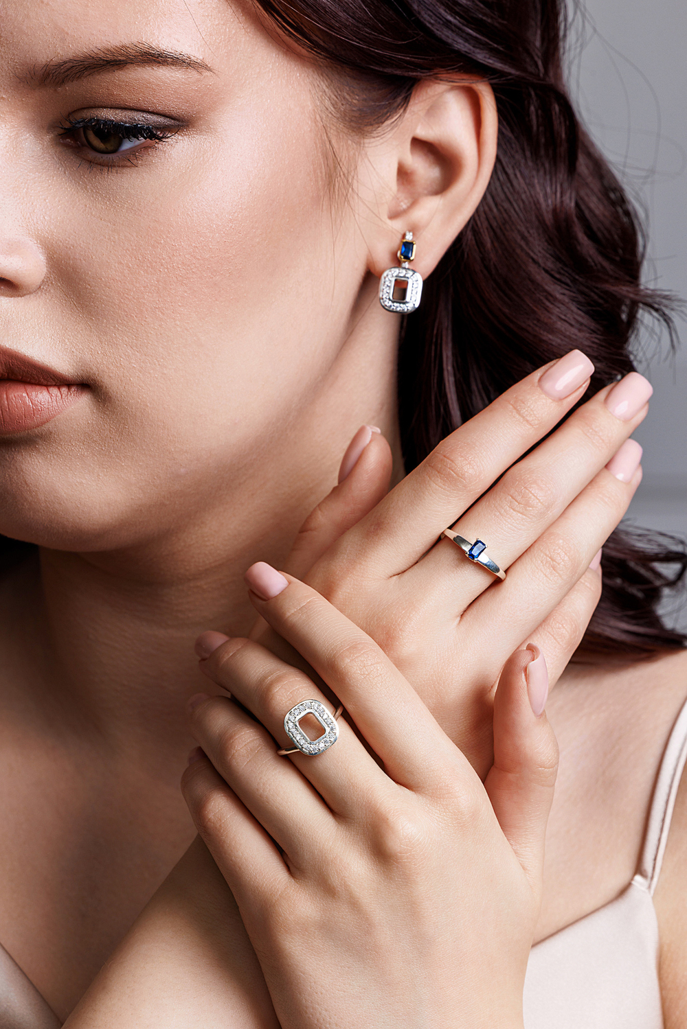 Кольцо из серебра с центральной вставкой из жёлтого фианита