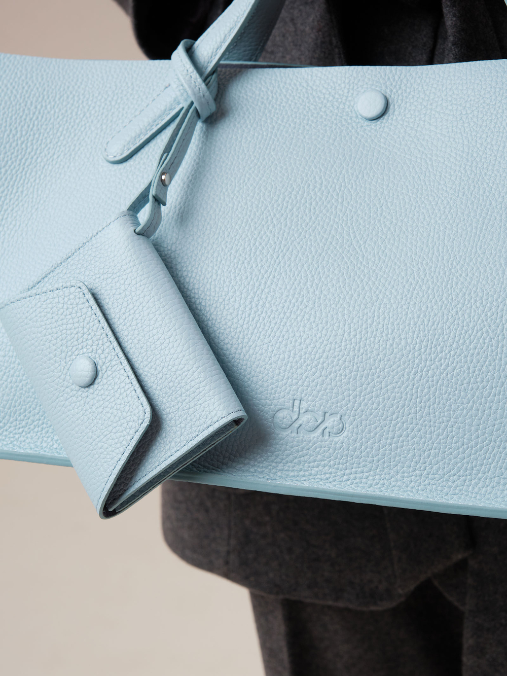 Кожаная сумка Dari DBR 31136 светло-голубой