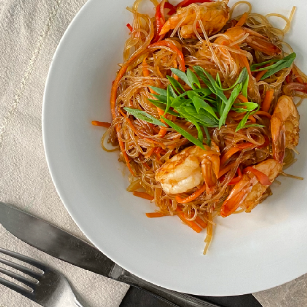 Фунчоза с креветками и овощами