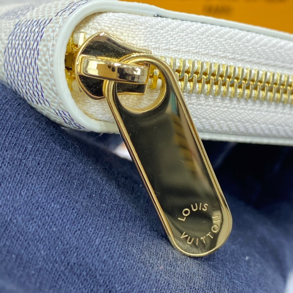 Louis Vuitton Zippy Wallet
