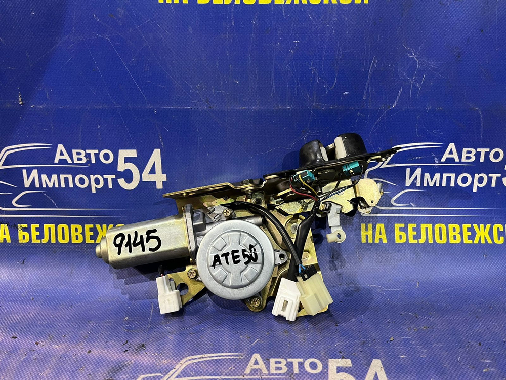 Замок багажника NISSAN ELGRAND 2000-2002