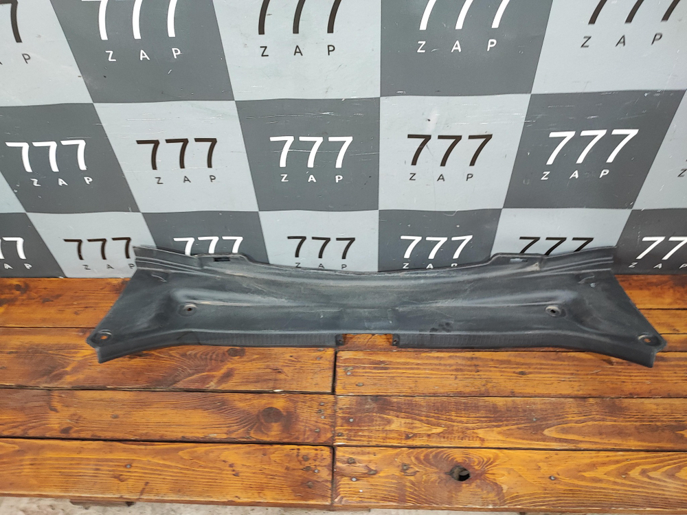 Кожух замка багажника Toyota Camry (XV70) 17-22 Б/У Оригинал 5838733140