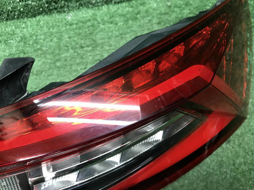 Фонарь правый внешний Skoda Kodiaq (2016-2022) LED