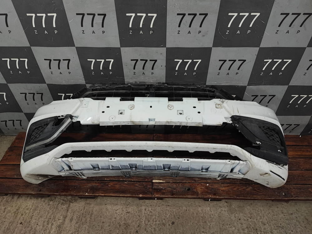 Бампер передний LADA Vesta 22-нв Б/У Оригинал 8450040054