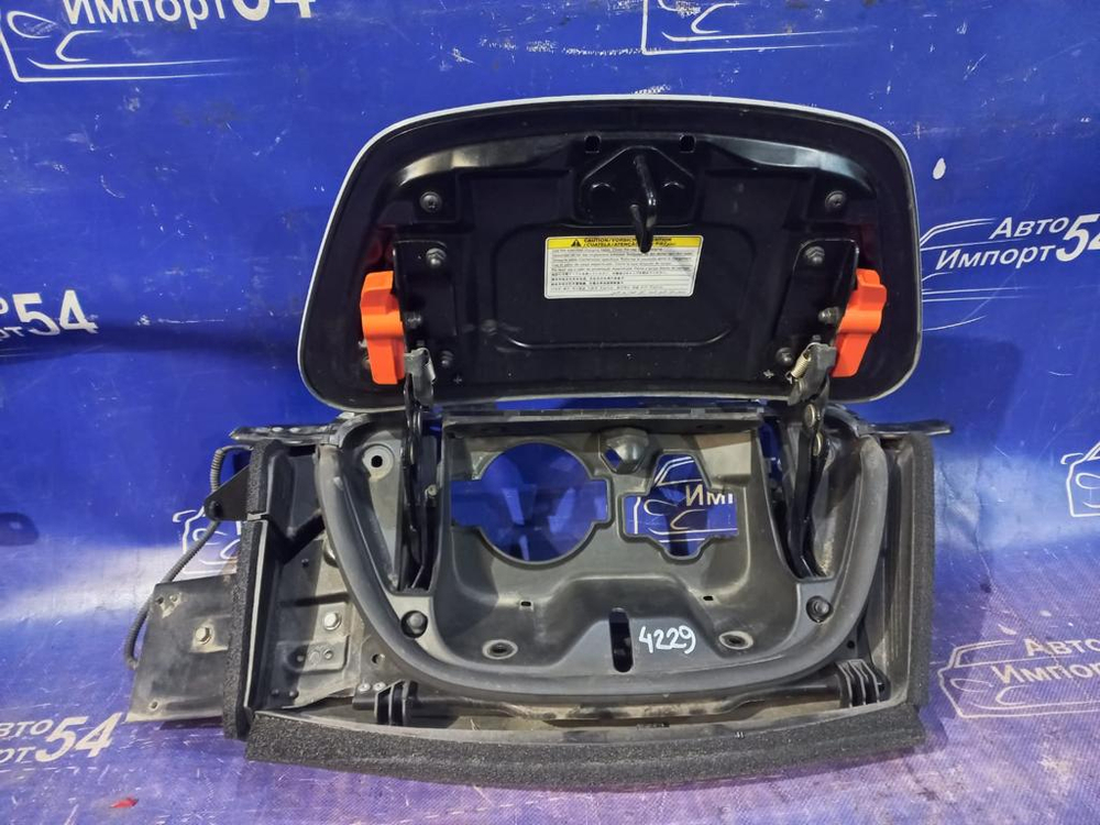 Лючок бензобака NISSAN LEAF 2009-2017