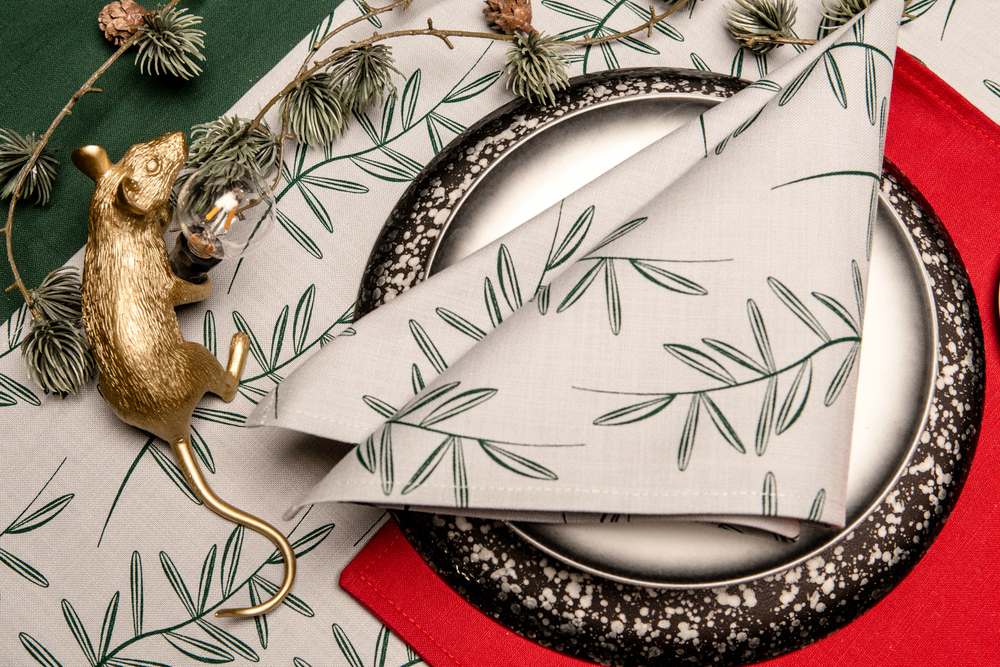 Дорожка на стол из хлопка красного цвета Russian North, 45х150 см