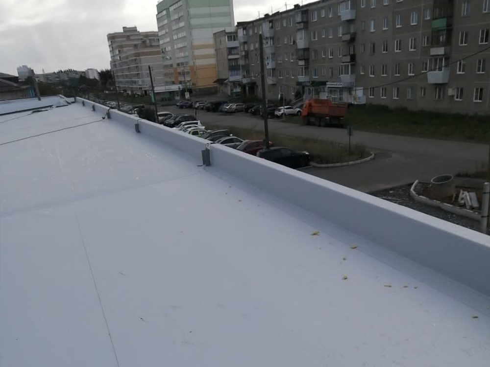 Монтаж кровли из ПВХ мембраны Магазин п. Щелкун