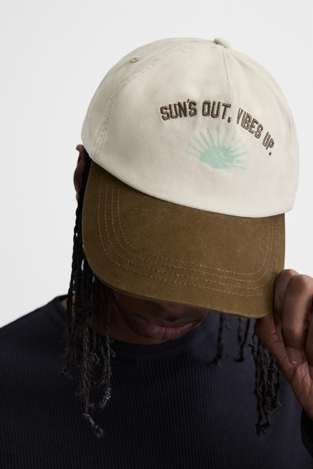 ZARA КЕПКА С КОМБИНИРОВАННОЙ ВЫШИВКОЙ, ЭКРЮ