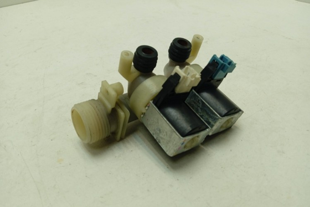 WMSD7105 кт157 Клапан подачи воды для стиральной машины Hotpoint-Ariston WMSD7105 б/у