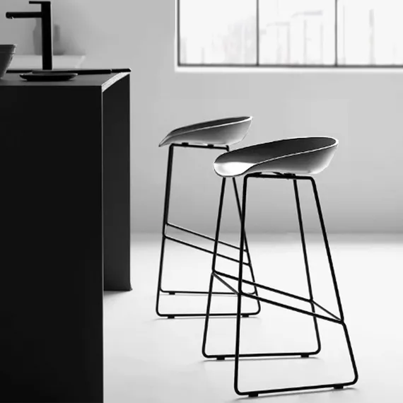 Полубарный стул Noel серый с черными ножками