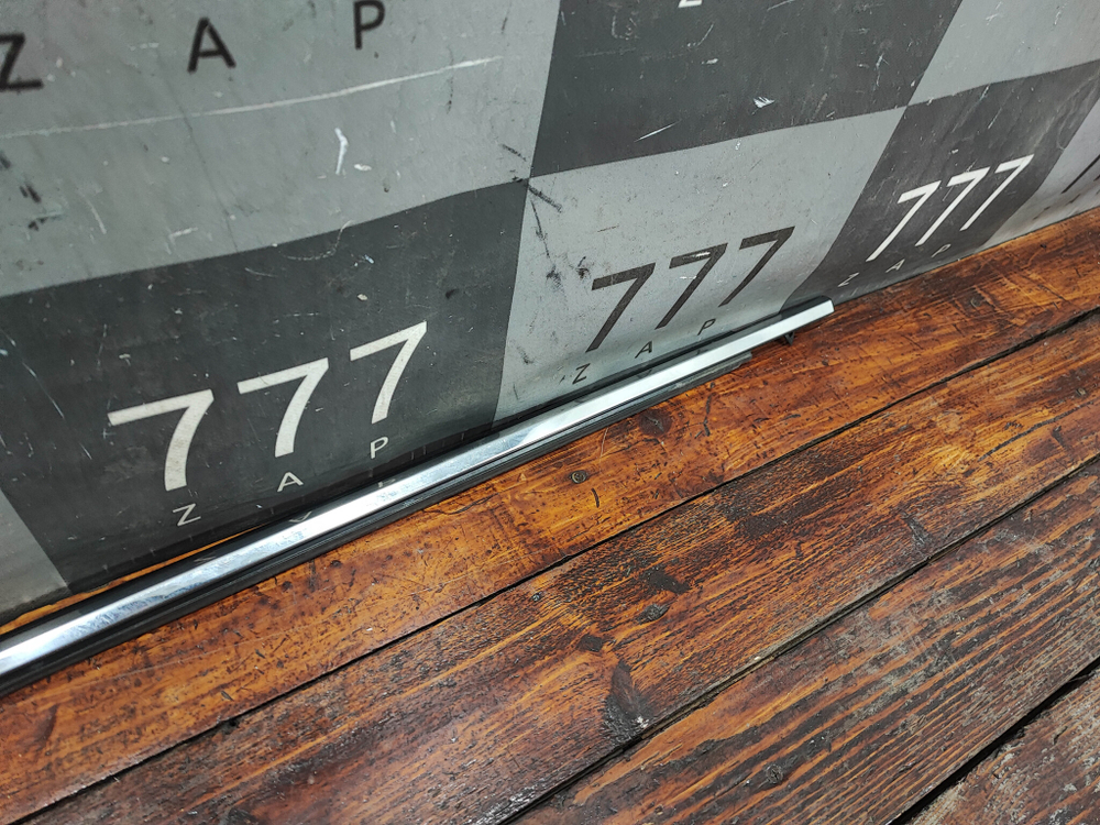 Молдинг стекла переднего левого Toyota Camry XV70 17-нв Б/У Оригинал 7572033170