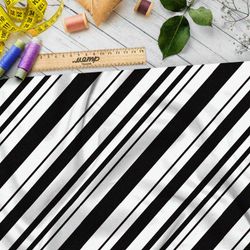 Ткань таффета принт с чёрными полосками на белом фоне