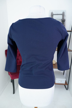 Блузка лаконичная глубокого синего цвета 44 размер