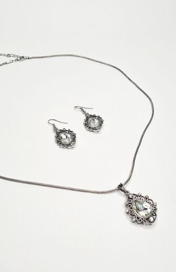 Комплект бижутерии (колье, серьги, браслет, кольцо)