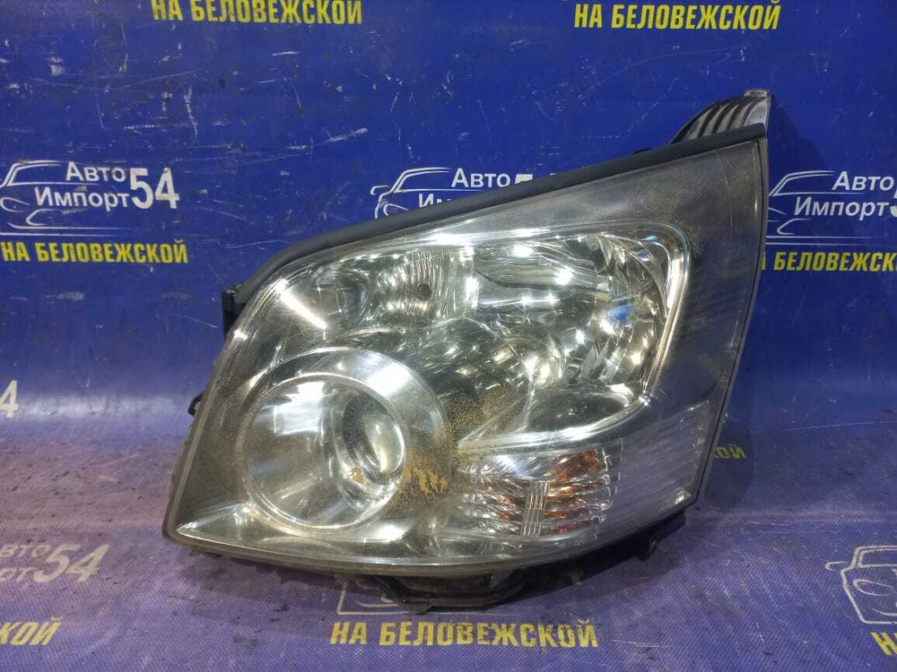 Фара передняя левая TOYOTA NOAH 2007-2010