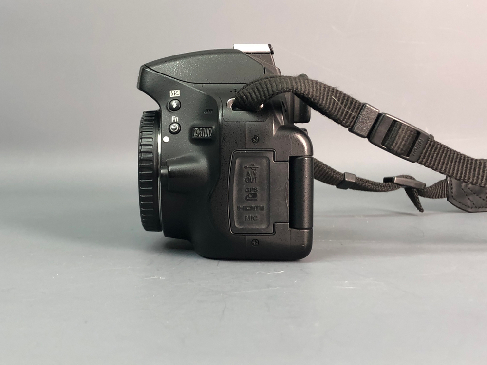 Nikon D5100 33.000 кадров
