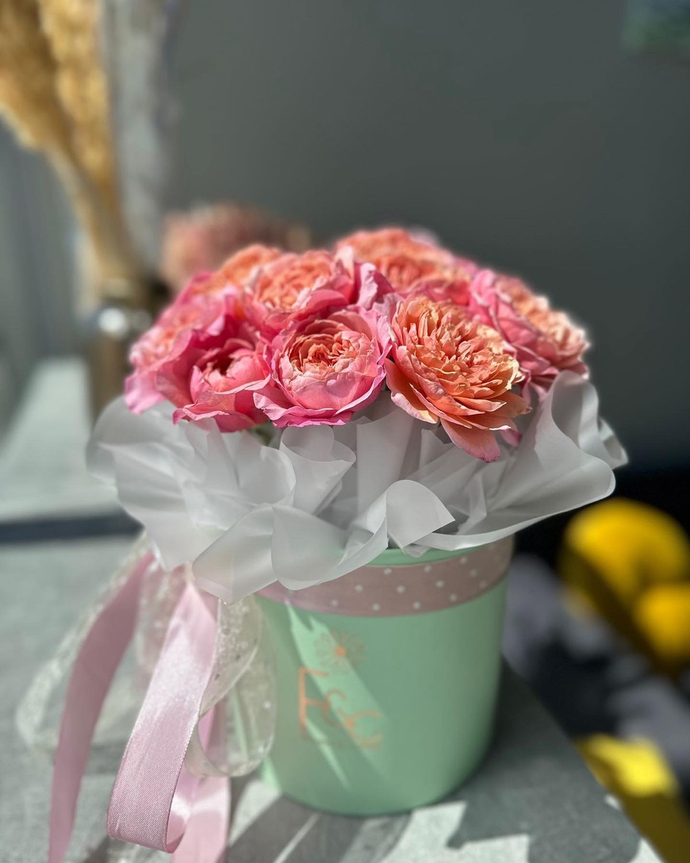 Коробка из пионовидной розы