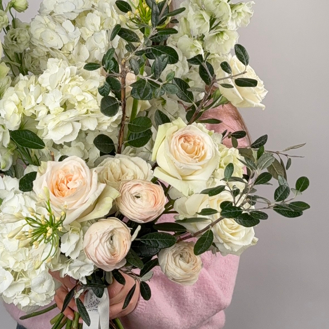 Авторский букет с пионовидной розой “Радость”