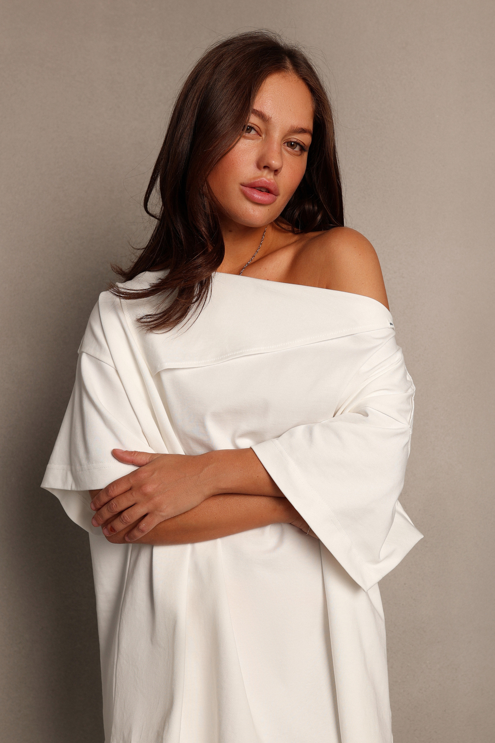 Футболка с отложным уголком