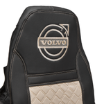 Чехлы VOLVO FH-12 после 2003 года: два высоких сиденья, ремни безопасности от стоек кабины (нет выреза под ремень) (экокожа, черный, бежевая вставка)