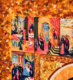 AMB-52/17 Икона «Казанская Божией Матери» (с янтарной крошкой) дер.рамка 30х40