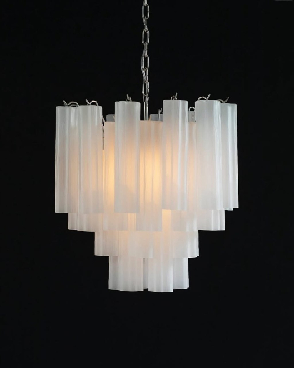 Люстра из стеклянных туб