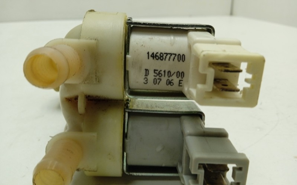 ZWT385 кт132 Клапан подачи воды для стиральной машины Zanussi ZWT385 б/у