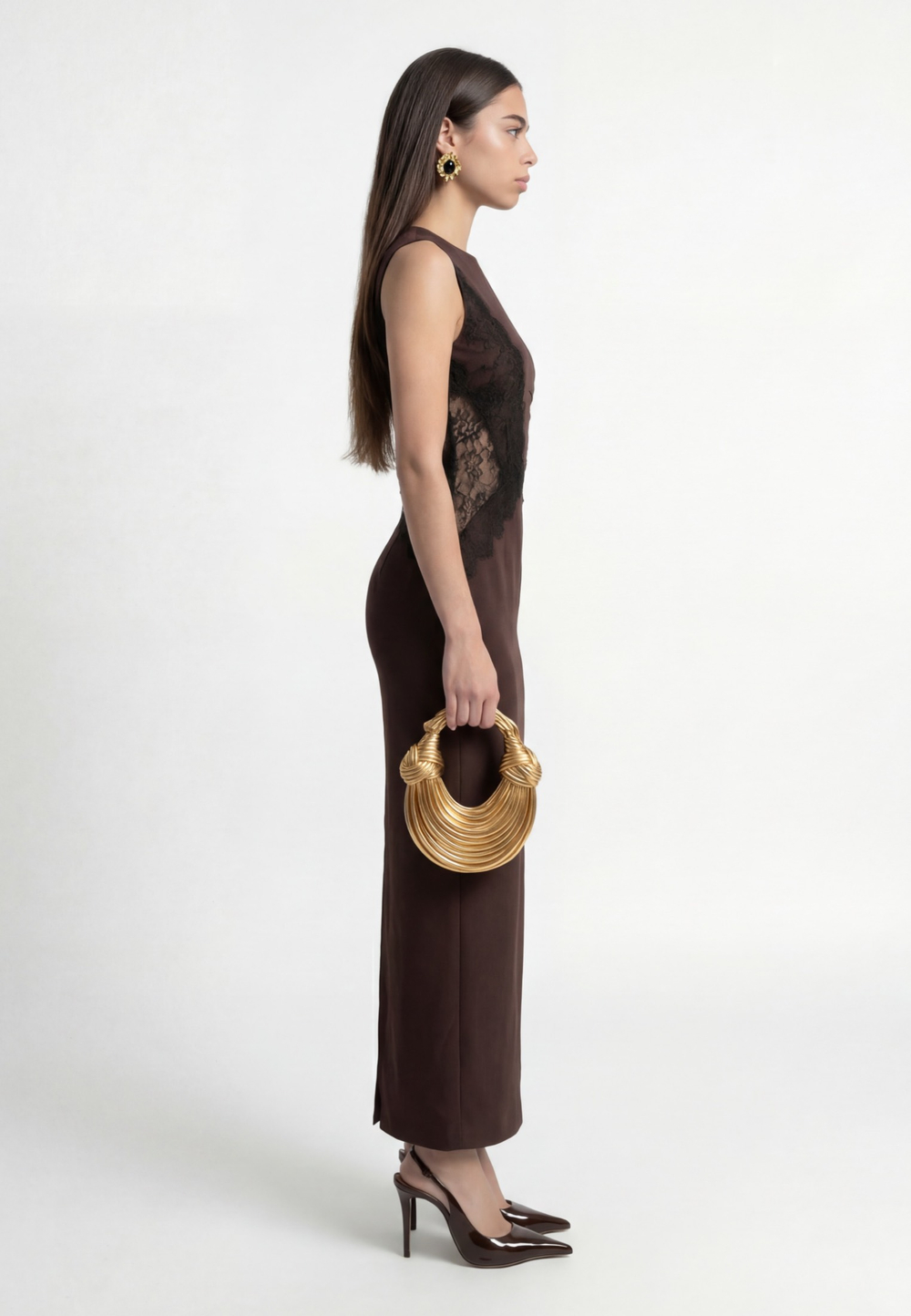 Платье с кружевной вставкой