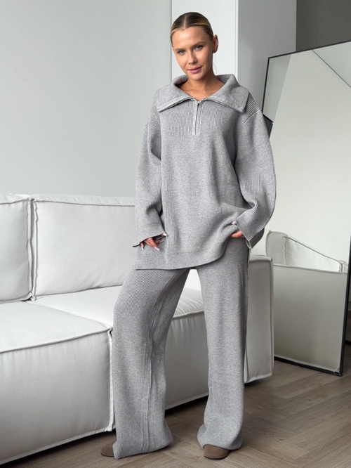 Комплект вязаный, брюки и свитер с молнией