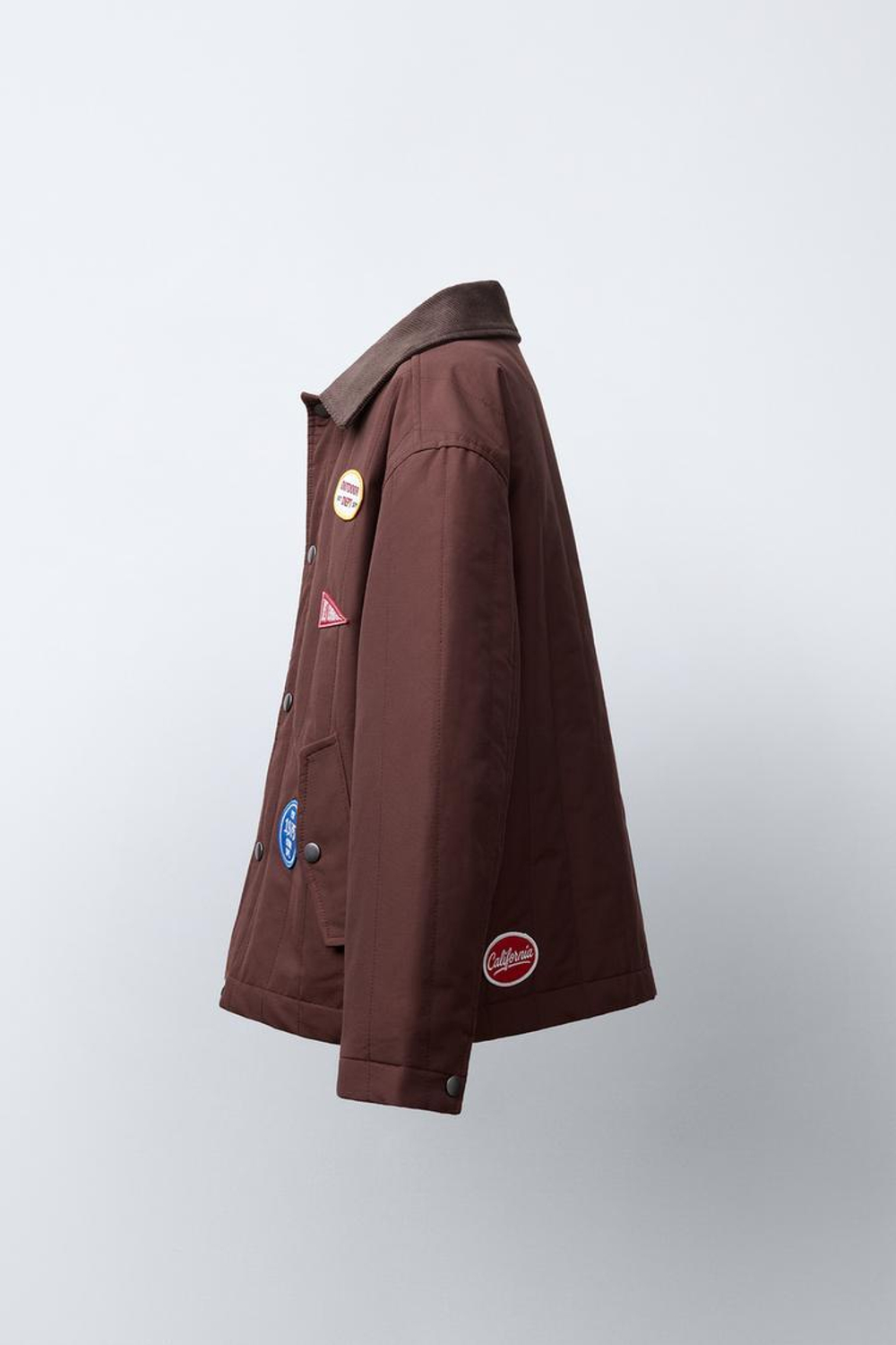 ZARA СТЕГАНАЯ КУРТКА С НАШИВКАМИ, КОРИЧНЕВЫЙ