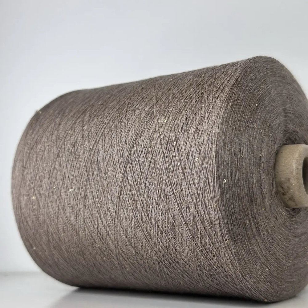 TRANSFORMARE ; 50% кашемир, 50% PVA, нанопайетки 1мм; 2500м/100гр; col. 034, цвет: коричневый ("грецкий орех") с золотыми пайетками; S301; MP